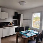 Bit01-04 Monteur In Appartement