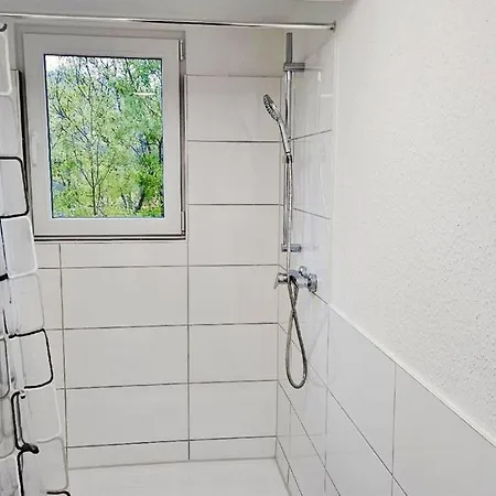 Comfortable In Gondenbrett