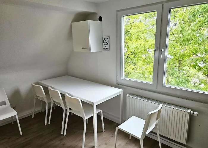 Comfortable In Gondenbrett